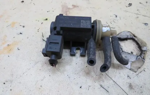 Volkswagen PASSAT B8 Turbo solenoid valve 1K0906627B