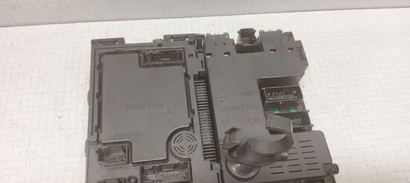Peugeot 206 Fuse module 9626460880
