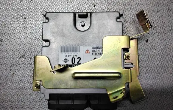 Nissan X-Trail T30 Engine control unit/module 23710EQ44A