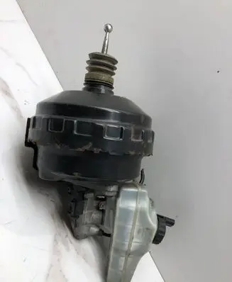 Volkswagen PASSAT B6 Brake booster 3C2614105K 03784990024