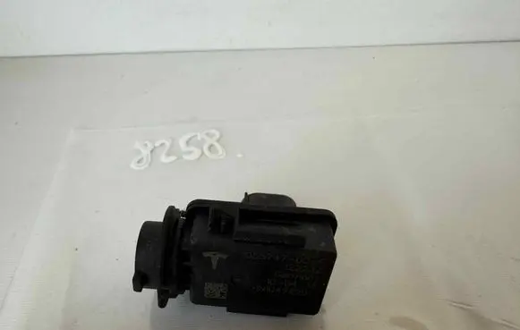 Tesla Model S Air quality sensor 105574700F