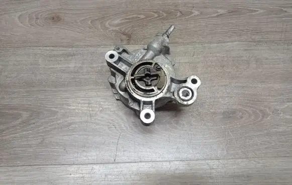 Volvo V70 Vacuum pump