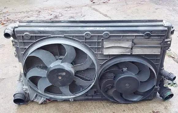 Volkswagen Touran I Radiator set 1K0820411AC
