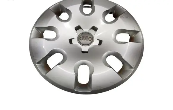 Audi A1 R15 wheel hub/cap/trim 8X0601147