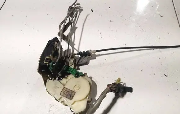 KIA Sorento Front door lock 