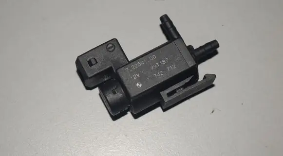 BMW 5 E39 Turbo solenoid valve 1742712
