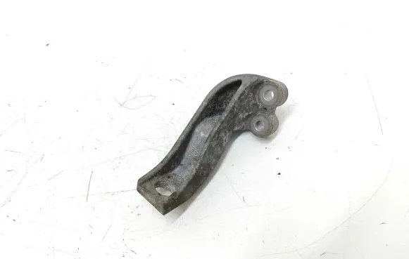 Volkswagen PASSAT B8 Engine mounting bracket 04E199207J