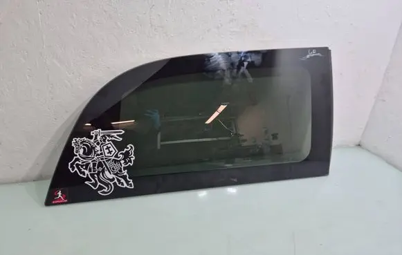 Dodge Grand Caravan Rear side window