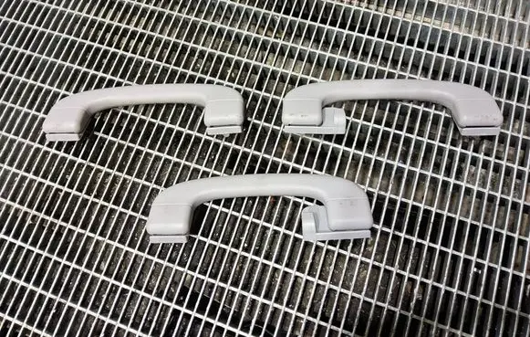 SsangYong Tivoli A set of handles for the ceiling 