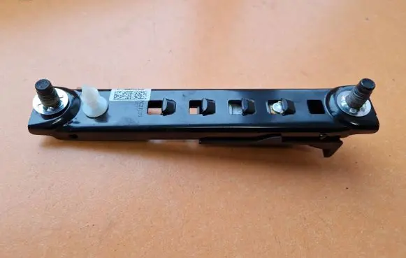 Opel Zafira C Seat belt adjustment rail 13519682