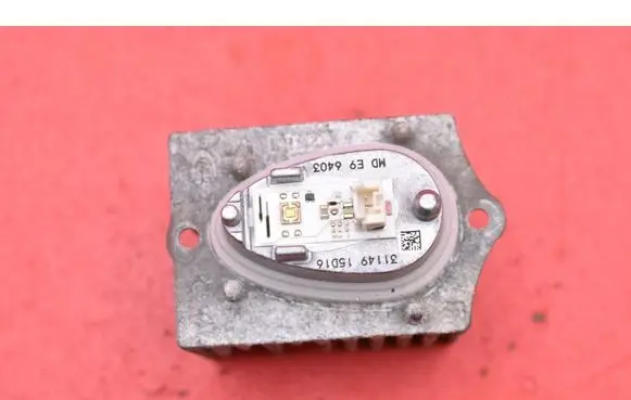 Volvo V40 Voltage converter/converter module MDE96403