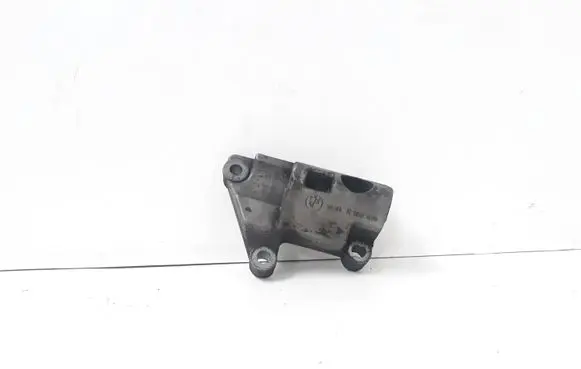 BMW 5 E39 Generator/alternator bracket 2247619