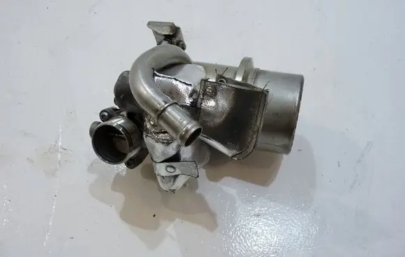 Seat Alhambra (Mk2) EGR valve cooler 04L131512