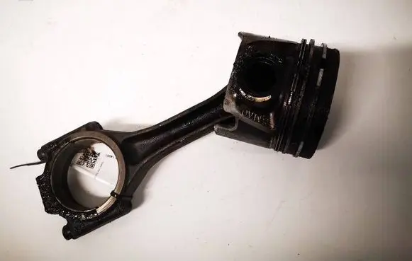 Volkswagen Touareg I Piston with connecting rod 