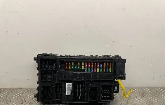 Ford Fusion II Fuse module GU5T15604BDD