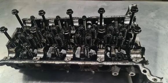 Ford Mondeo Mk III Engine head 4S7Q6090CC