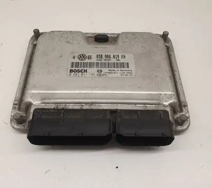 Audi A6 S6 C6 4F Engine control unit/module ECU 038906019KH 0281011195