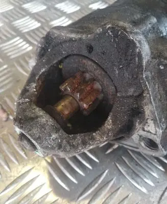 Volkswagen PASSAT B5 Starter motor