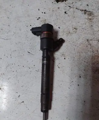 Volvo S60 Fuel injector 30750283 0445110