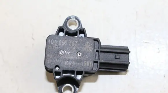 Volkswagen Eos Airbag deployment crash/impact sensor 1Q0955557