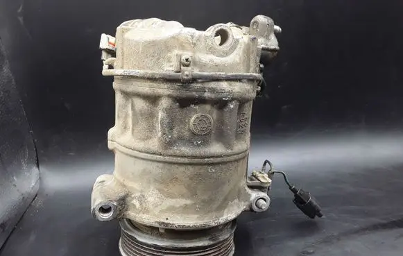 Land Rover Discovery 4 - LR4 Air conditioning (A/C) compressor (pump) 9X2319D629DA PXC16 R134A