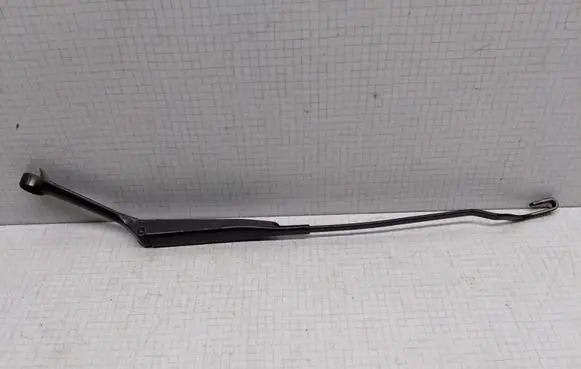Opel Vectra B Front wiper blade arm 90504174LH