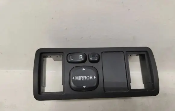 Toyota Avensis T250 Wing mirror switch 183575