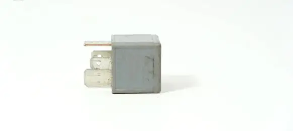 Audi A4 S4 B5 8D Other relay 8D0951253