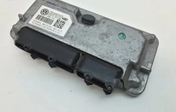 Volkswagen Polo V 6R Engine control unit/module 03C906024CN