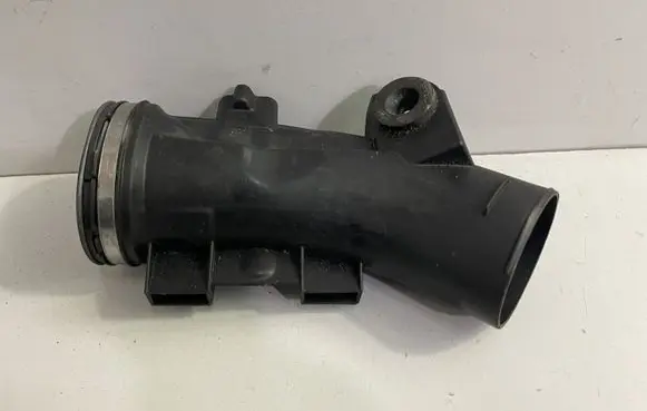 BMW 5 F10 F11 Air intake hose/pipe 1054695
