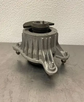 Mercedes-Benz E W213 Engine mount bracket A2132400600