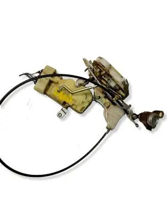 Toyota Yaris Front door lock 691200D040