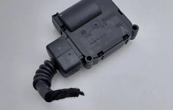 Audi A6 S6 C6 4F Air flap motor/actuator 4F0820511A 0132801359