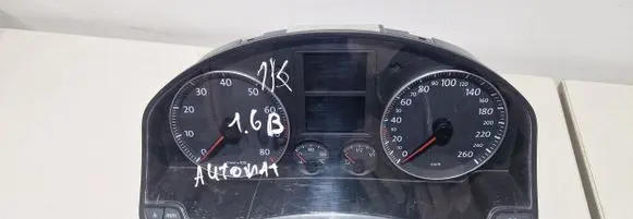 Volkswagen Golf V Speedometer (instrument cluster) 1K0920860K