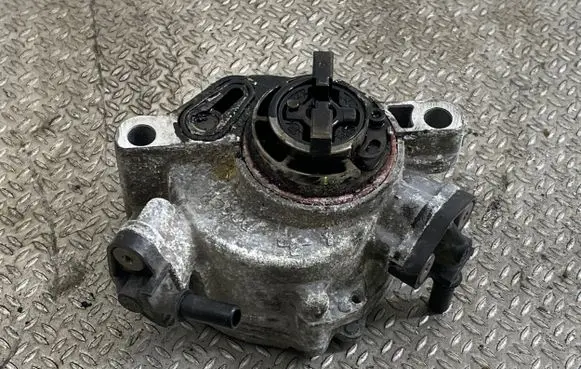 Peugeot 308 Vacuum pump 9604021880