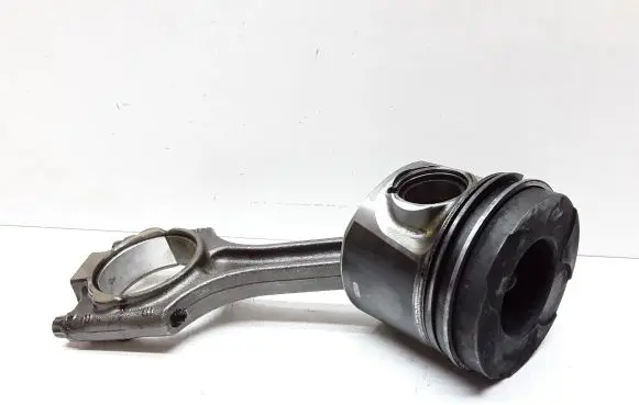 Volvo V70 Piston with connecting rod