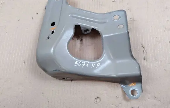 Tesla Model Y Fender mounting bracket 48749100A