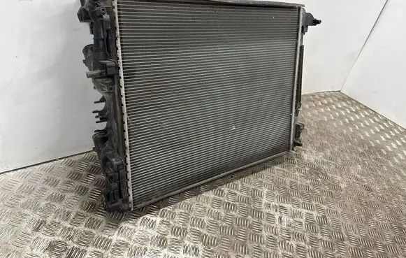 Maserati Ghibli Radiator set 670008724 670009822 16472674