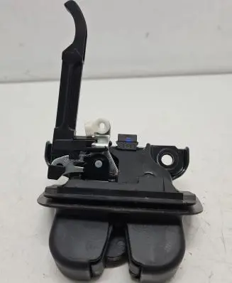 Audi A3 S3 8P Tailgate/trunk/boot lock/catch/latch 8P3827520A