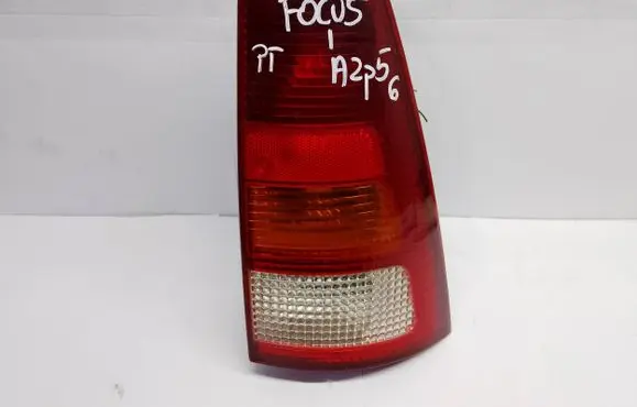Ford Focus Rear/tail lights XS4X13N004E