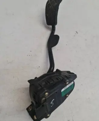 Volkswagen PASSAT B5.5 Accelerator throttle pedal 8D2721523B 6PV00802609