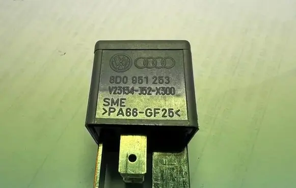 Audi A6 S6 C5 4B Other relay 8D0951253 370