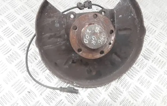 Rear wheel hub spindle/knuckle