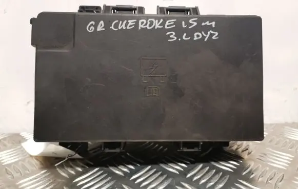 Jeep Grand Cherokee Fuse box set P68194607AD
