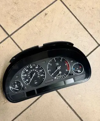 BMW 5 E39 Speedometer (instrument cluster) 6914892 110008784 62116914892