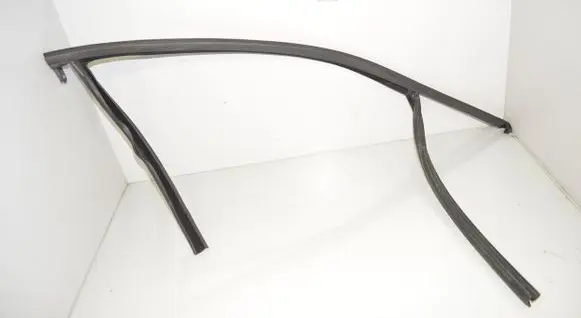 BMW X1 U11 Rubber seal front door window/glass 9451540 51339451540