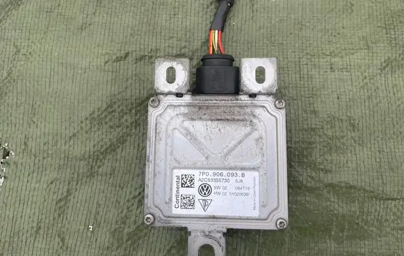 Porsche Cayenne (92A) Fuel injection pump control unit/module 7P0906093B A2C53355730 51020639