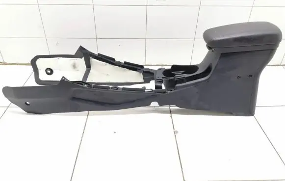 KIA Rio Center console 846701W000 846801W000