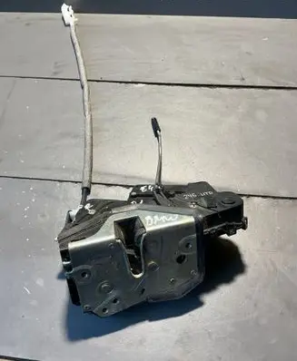 BMW 3 E46 Rear door lock 246HTR