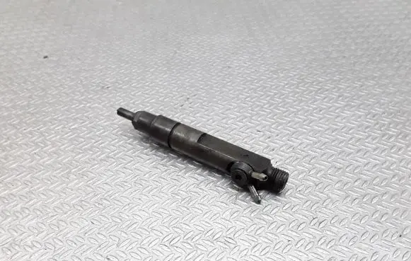 Audi A6 S6 C4 4A Fuel injector 046130201F